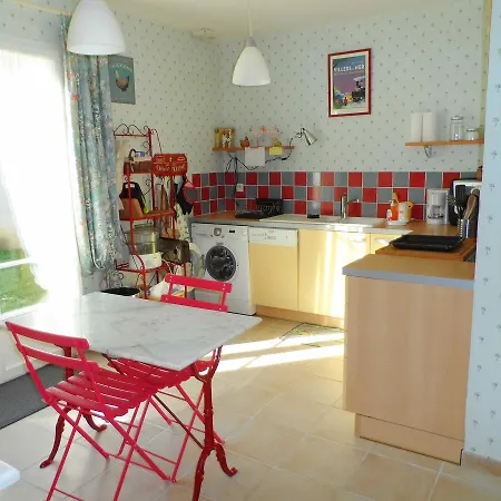 Apartment Sur Mer - 6 Pieces - Vue Jardin *